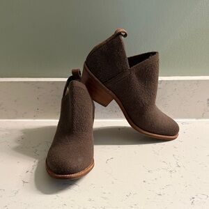 Sofft Rich Brown Ankle Booties